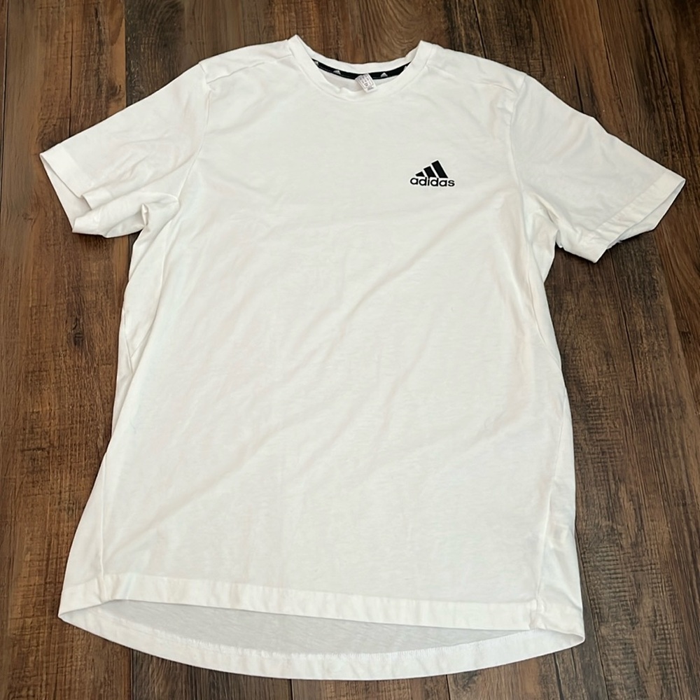 Sz M Adidas t-shirt